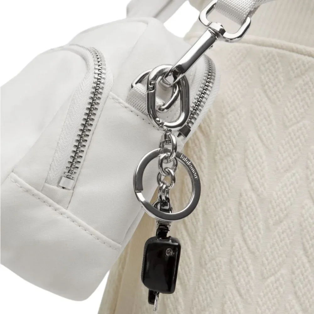 Everywhere Belt Bag Key Charm Black/Silver